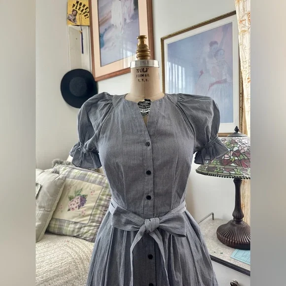 Gal Meets Glam “Daisy” Dress - Picture 4 of 11